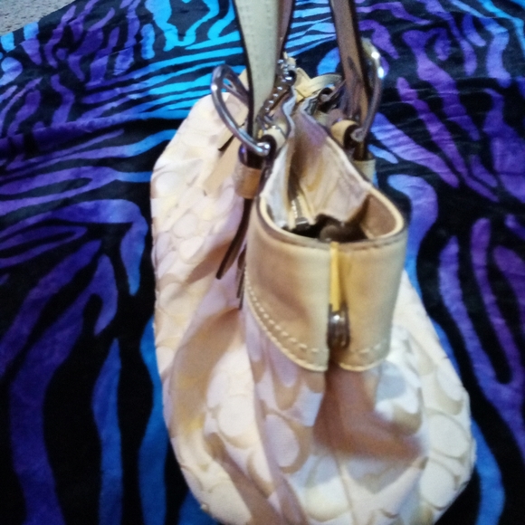 Purses - Picture 10 of 11